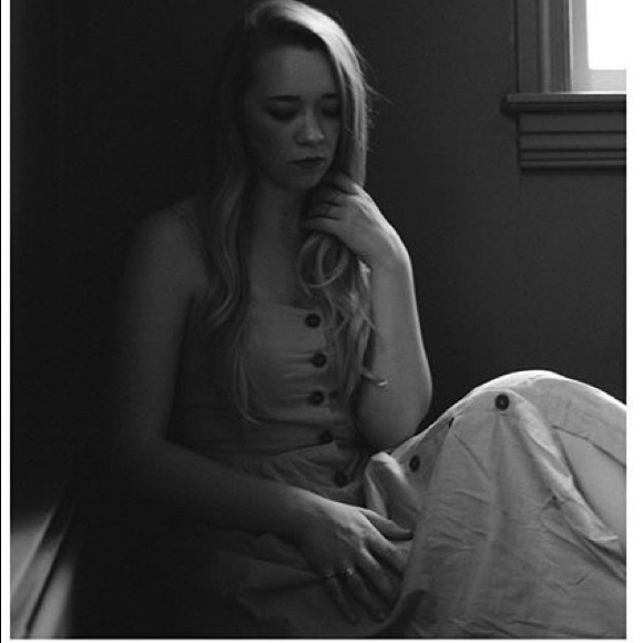 Meet your Posher, Anna - Picture 4 of 6